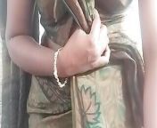 Tamil bazari aunty saree undressing from aunty saree boob