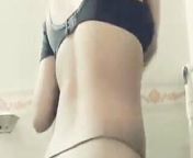 Desi sexy girl showing her sexy ass from desi girl showing her sexy figure