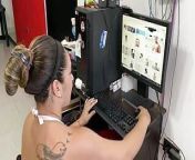 I get horny watching men on my computer so I masturbate from indian computer center sex