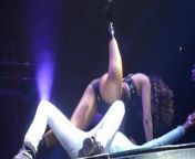 Rihanna giving a black woman a lap dance on stage from new stage xxx dance india