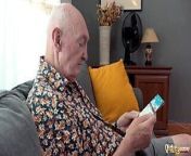 Grandpa fucks 2 teens in amazing old vs young threesome from 2 bocah vs tante