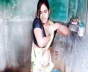 😘BENGALI BHABHI IN BATHROOM FULL VIRAL MMS (Cheating Wife Amateur Homemade Wife Real Homemade Tamil 18 Year Old Indian Uncensor from old indian mom sex desi gangbang