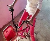 Cycle par baiti hu hi bhabhi ko devar ne ache se choda from indian girl cycling