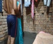 Bhabi sari pehen rahithi jobor dosti choda. from jobor dosti xxx videon anal