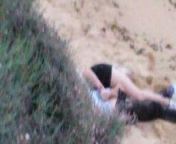 Punhetinha na praia from lizzie na praia de nudismo