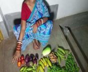 Indian Vegetables Selling Girl Has Hard Public Sex With Uncle from सब्जी बेचने वाली बहन और भाई की चुदाई साफ हिंदी आवाज के साथ http