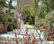 VIXEN – Sexy Mary lets her inner exhibitionist out to play from inner love sejtekig szerelmes