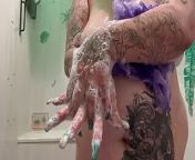 Tattooed BBW Takes a hot shower from fat aunty big ass faking sax