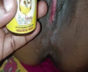 Aunty puzzy licking with honey from blek puzzy