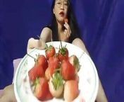 Amateur homemade Asian nude masturbate eat strawbery 3 from lotteninja nude masturbate