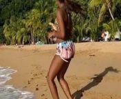 Gros boule de black dance a la plage from actress praveena sex image