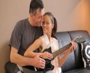 OLD4K. Old musician plays guitar for teen babe then he fucks her from デビルマンのうたギター弾いてみた