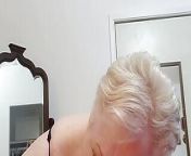 Sexy GILF Likes To Show Off from fat anuti and boy roman