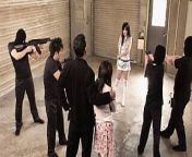 Asiatische Girls spielen mit handschellen und werden als Strafe gefickt from al uncensored release 6