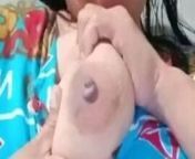 Janda indon picit tetek from bengali aunty boob squeez milk