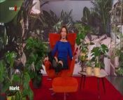 Anna Planken legt kurz ihre Stiefel hoch from mzansi tv presenter