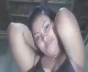 Desi sexy Bhabi show her big boob's from desi bhabi show her big boob selfie cam video 8