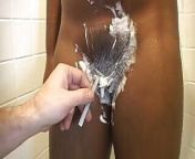 Man shaves girls pussy then goes down on her from hairy pussy sheving