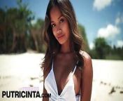 Putri Cinta nakedly strolled along the sandy beach from aditi bhatia nakedli xxnx com