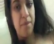 Desi girl masturbating from desi girl masturbating in the bathroom