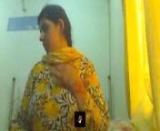 Lahori housewife Saba showing big boobs on webcam from bangladesi singer saba xxx