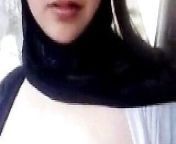 Muslim girl with hijab veil shows off her big boobs from muslim hijab big boobs show on webcam