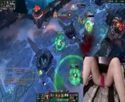 [GER] Gamer Girl playing LoL with a vibrator between her legs from gdr