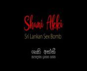 Sri lankan sari strip tease big boobs and nice assසාරිය ගලවගෙන කුක්කු එලියෙ දාගෙන නටන ශානි from aunty remove bra drayer in bedroom sex