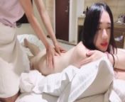 Taiwanese girls push oil massage and fuck with the masseur from 虎牙女主播 依依 影子舞