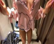 Choosing NY`s clothes ends with big cumshot on tits from wxhq