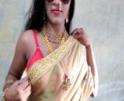 Desi bhabhi wearing a saree and fucking in devar from desi wife expose saree and showing her sexy body