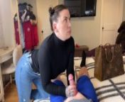PRANKED STEP MOM FINDS HERSELF IN A STICKY SITUATION. (Vote) from travesti cojiendo
