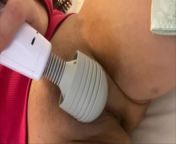A fair and plump Japanese milf leaks with electric masturbation while making a shaved pussy from 电子设备seo【推荐光算科技guangsuan com实力强】